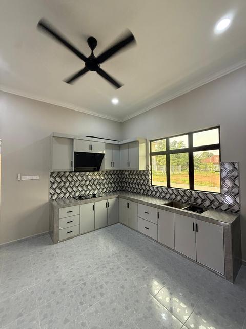 Dapur lengkap kabinet atas dan bawah