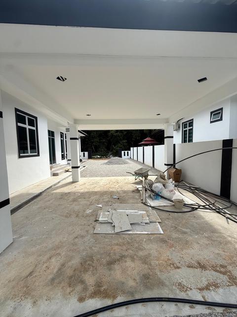 Ruang anjung panjang antara unit