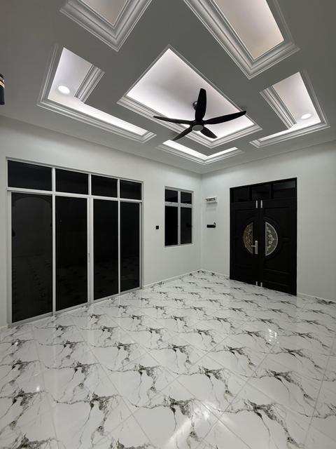 Ruang tamu siap berjubin marble