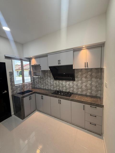 Dapur unit kedua siap dipasang kabinet